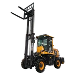 4-tonowy, 4-metrowy wózek widłowy z trzema masztami